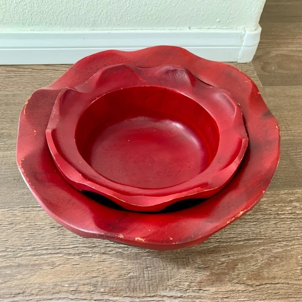 Set of 2 wooden bowls